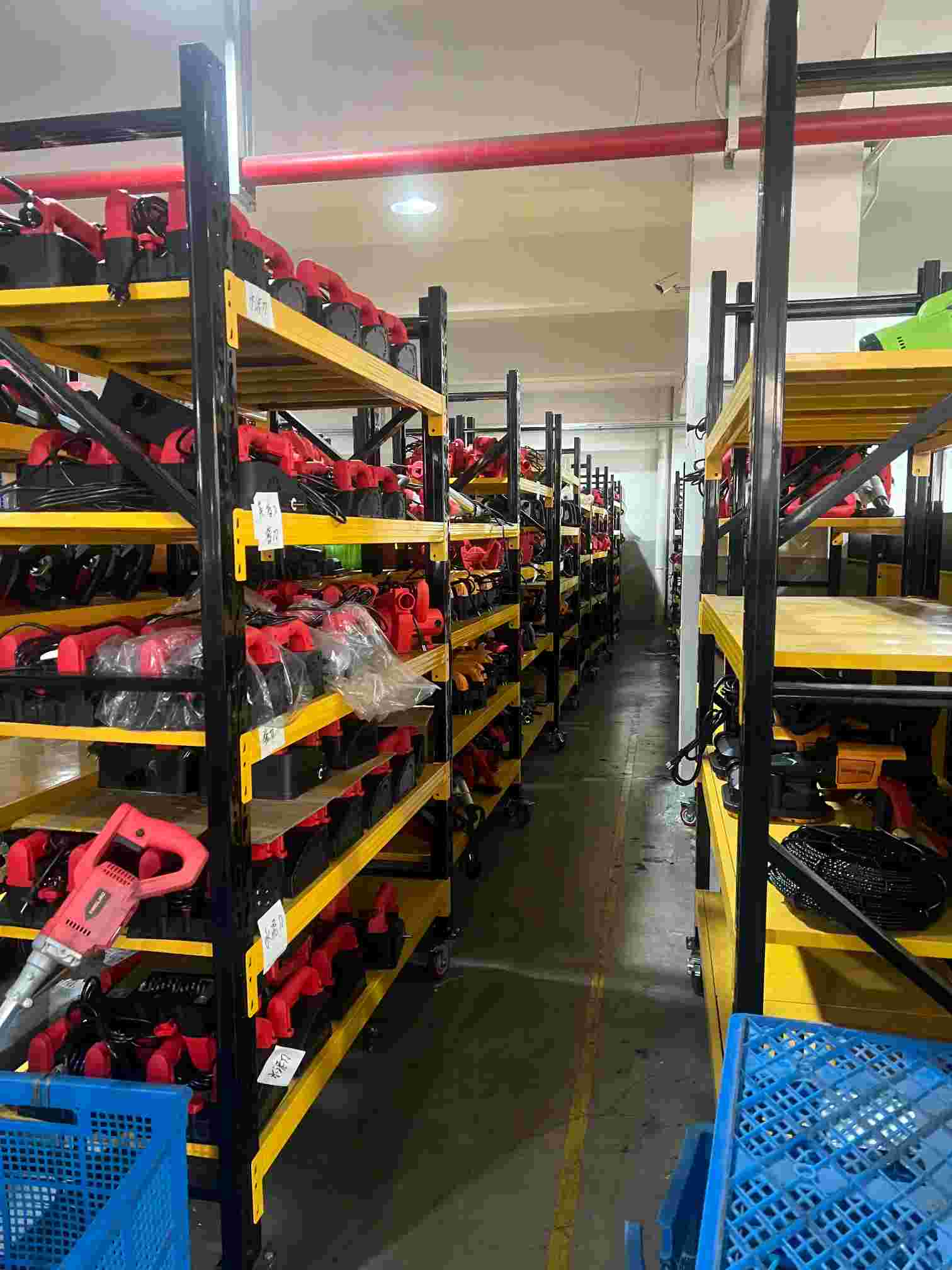 Madagascar Client Visits Jointsen Factory for New Handheld Cordless Power Trowel Partnerships